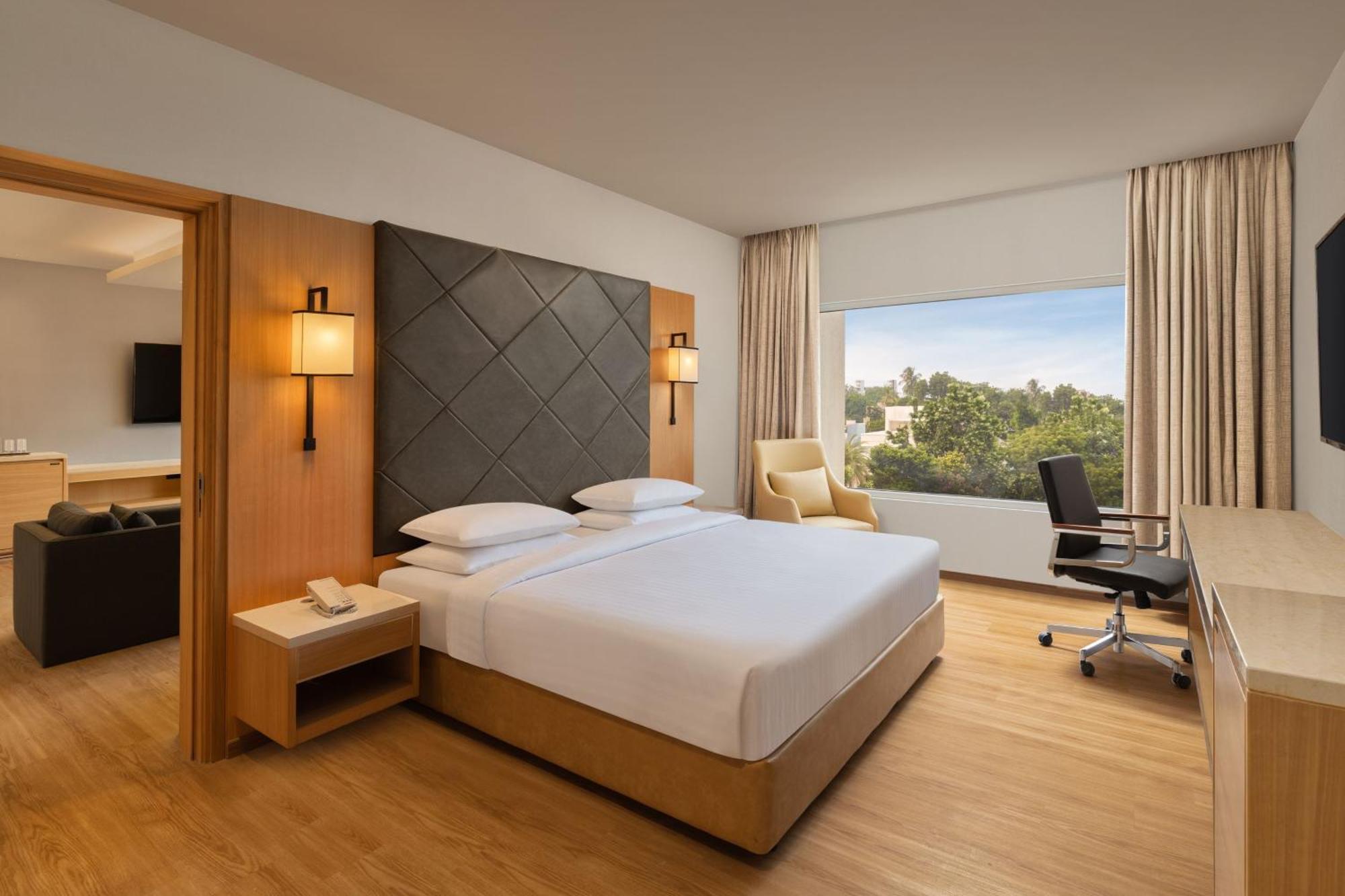 Courtyard By Marriott Tiruchirappalli ภายนอก รูปภาพ